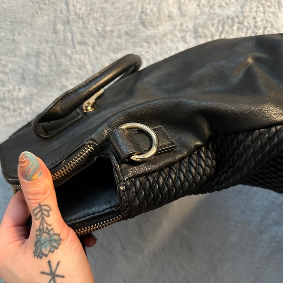 Black Purse - Picture 14 of 16